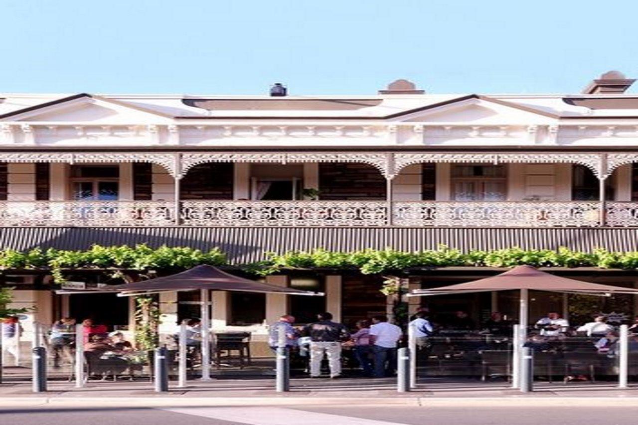 Hotel Metropolitan Adelaide Buitenkant foto